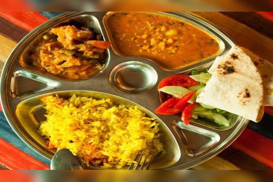 Food Poisoning Student : मोठी बातमी! शिर्डीला सहलीला गेलेल्या 88 विद्यार्थ्यांना अन्नातून विषबाधा