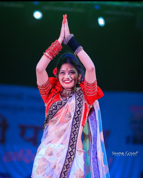  विविध ठिकाणी भरमसाठ रक्कम देऊन गौतमी पाटीलचे कार्यक्रम आयोजित केले जात आहेत. 