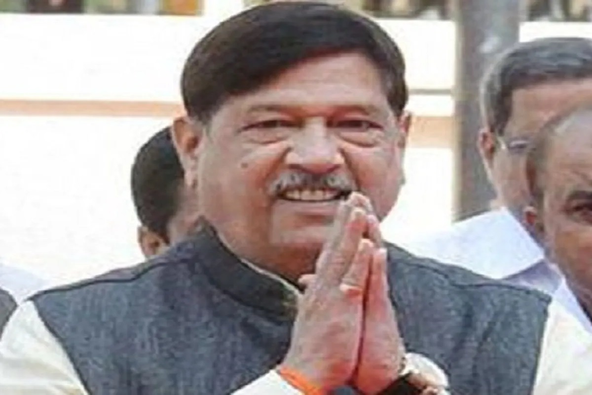 जर यावेळी गिरीश बापट नाराज असतील तर याचा फटका भाजपला बसणार हे नक्की मानलं जात आहे.