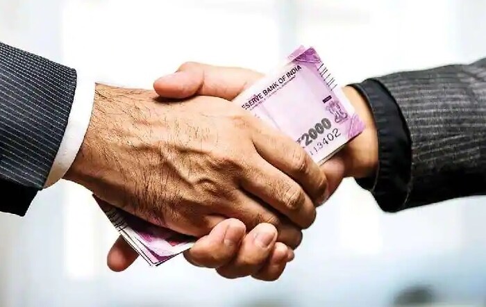 एचडीएफसी बँकेच्या वेबसाइटनुसार, बँकेने एमसीएलआरमध्ये 10 बेसिस पॉइंट्स (बीपीएस) वाढ केली आहे. आता ओवरनाइट MCLR रेट 8.60 टक्के झाला आहे. एका महिन्यासाठी MCLR 8.60 टक्के, तीन महिन्यांसाठी 8.65 टक्के, सहा महिन्यांसाठी 8.75 टक्के झाला आहे.