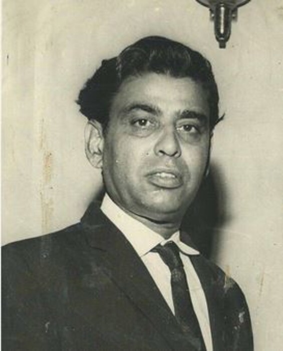 आयएस जोहर यांनी मेहमूद यांच्यासोबत अनेक हिट सिनेमे दिले आहेत.या दोघांची जोडी असेल तर सिनेमा हिट समजला जायचा. 