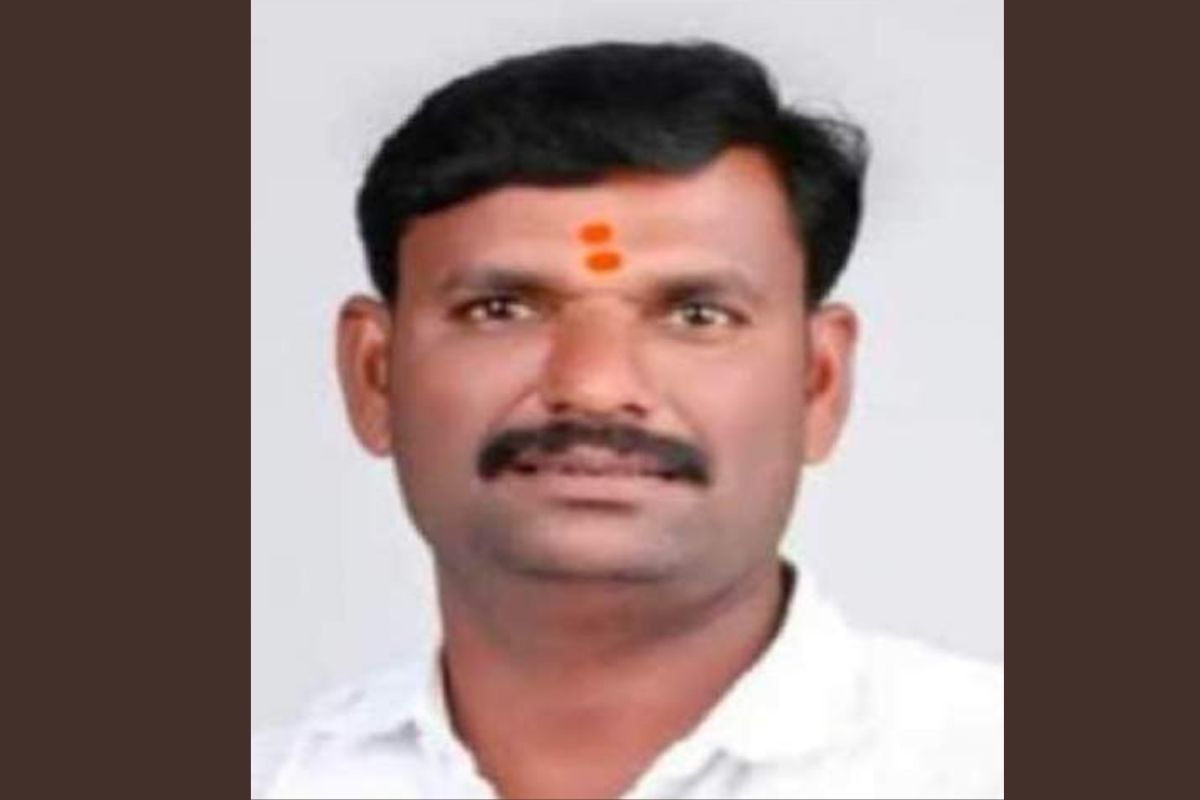 सांगली : घरकुलचा विषय, ग्रामसेविकेचा विनयभंग, ग्रामपंचायत सदस्य महिलेच्या पतीचं संतापजनक कृत्य