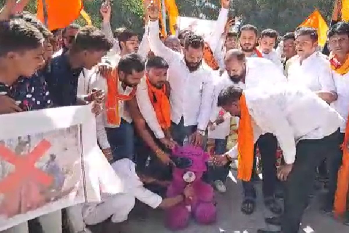 Nagpur Valentine Day : 'व्हॅलेंटाईन डे'ला बजरंग दलाने आंदोलनाची स्टाईल बदलली; मारहाण नाही तर..