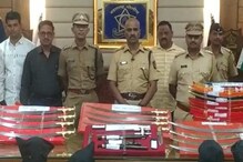 हत्यारे घेऊन जाणारी टोळी जेरबंद, धुळ्यात तब्बल 12 तलवारी जप्त, तर 10 जण जेरबंद