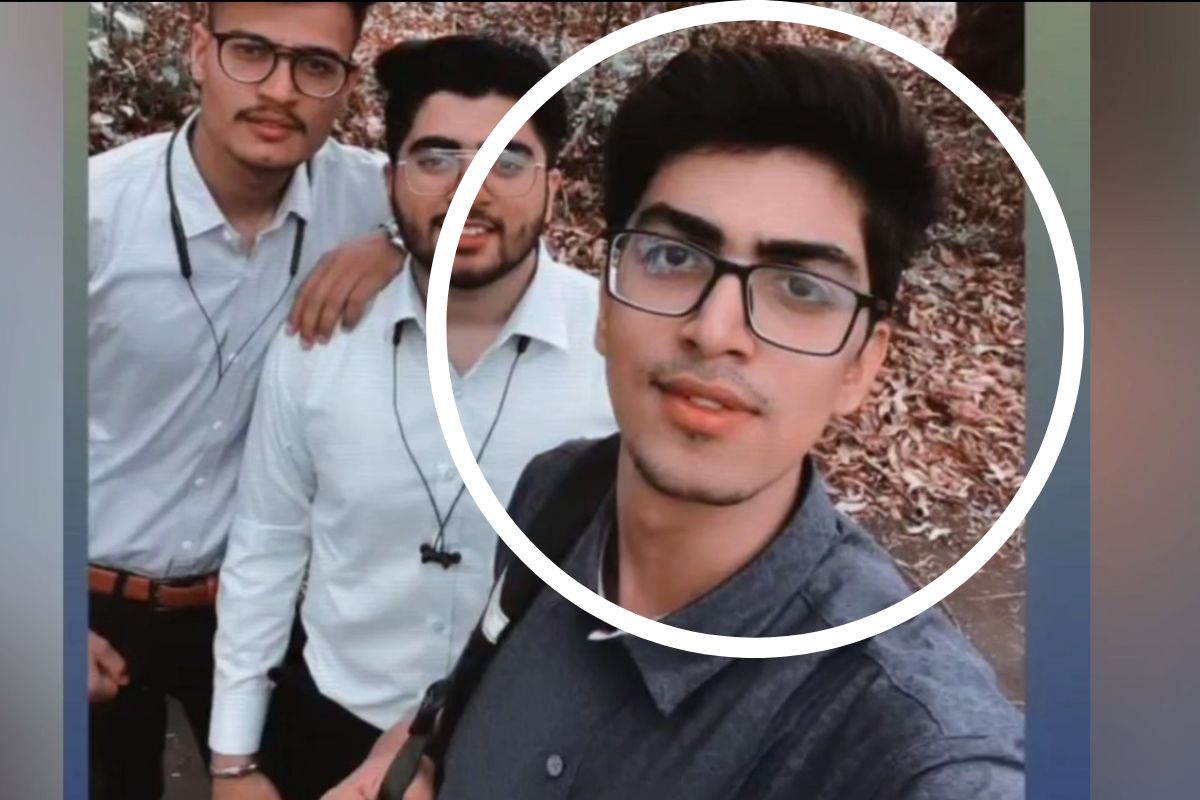 आत्महत्या केलेला विद्यार्थी (काळा शर्ट)