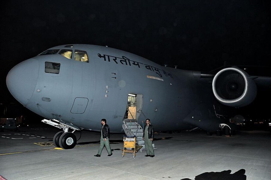 तुर्कीमध्ये झालेल्या भूकंपानंतर जगभरातून मदतीचा हात दिला जात आहे. भारतानेही स्पेशल विमान सी१७ ग्लोबमास्टर पाठवले असून ५१ जवानांची तुकडी तुर्कीत दाखल झाली आहे.