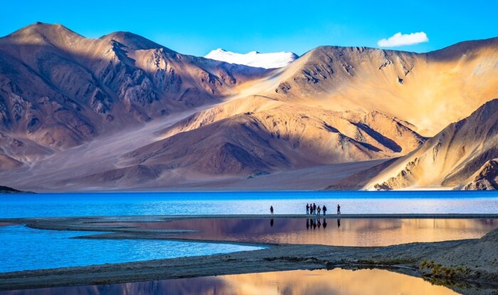 या पॅकेजमध्ये तुम्हाला लेह, Sham Valley, Leh, Nubra,Turtuk, Pangong अशा अनेक अद्भुत ठिकाणांना भेट देता येईल.