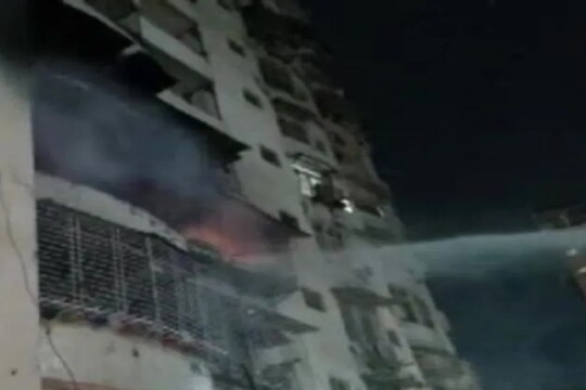 एका लग्न सोहळ्यादरम्यान इमारतीला आग लागल्याची माहिती समोर आली आहे.