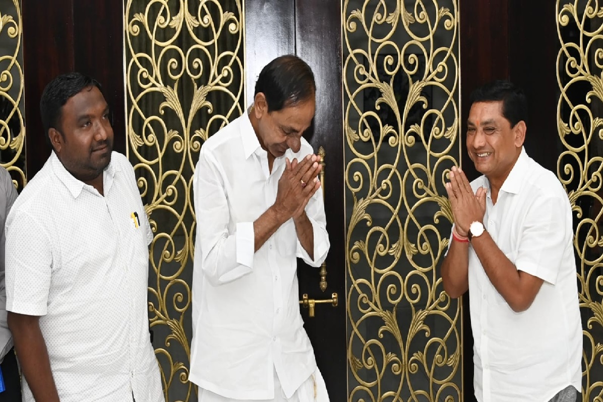 गेल्या काही महिन्यांपासून दीपक आत्राम यांच्या भाजप प्रवेशाच्या चर्चा सुरू झाल्या होत्या.