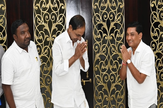  गेल्या काही महिन्यांपासून दीपक आत्राम यांच्या भाजप प्रवेशाच्या चर्चा सुरू झाल्या होत्या. 