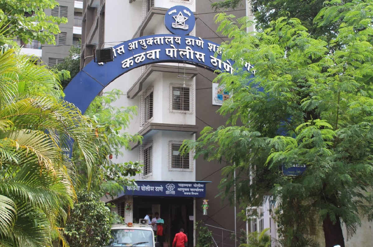 काही तरुणांसह बाईक रॅली काढली होती. या रॅली दरम्यान त्यांनी छत्रपती शिवाजी महाराज की जय या घोषणा देखील दिल्या.