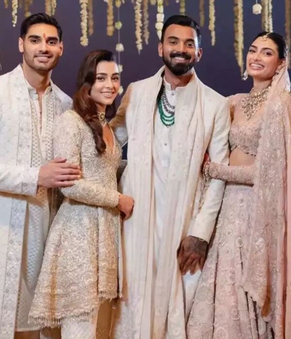  या सर्व फोटोंमध्ये एका व्यक्तीने सर्वांचं लक्ष वेधून घेतलं आहे. आणि ती व्यक्ती म्हणजे अहान शेट्टीची गर्लफ्रेंड होय. 