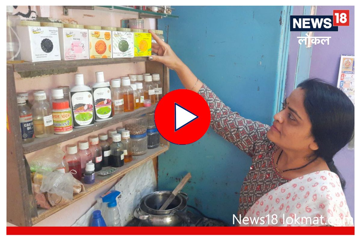 कोल्हापूरच्या गृहिणीनं 42 व्या वर्षी सुरू केला व्यवसाय, घरातूनच करतीय लाखोंची कमाई, Video