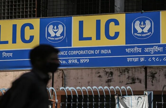 60 वर्षांपर्यंतचे लोक 1.25 पट पर्याय निवडू शकतात. तुम्ही हा प्लॅन जवळच्या एलआयसी ऑफिसमधून किंवा एलआयसी इंडियाच्या वेबसाइटवरून ऑनलाइन खरेदी करू शकता.