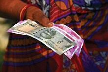 LIC ची 'ही' योजना आहे बेस्ट! रोजच्या 256 रुपयांच्या गुंतवणुकीने तुम्ही व्हाल माल
