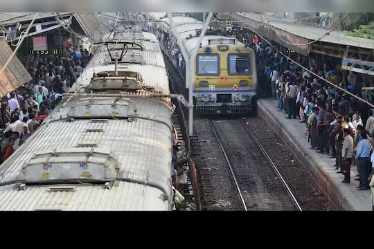 Local Loco Pilot : लोकल चालवण्यासाठी निघाले पण रेल्वे रुळावरच लोको पायलटसोबत घडलं भयंकर
