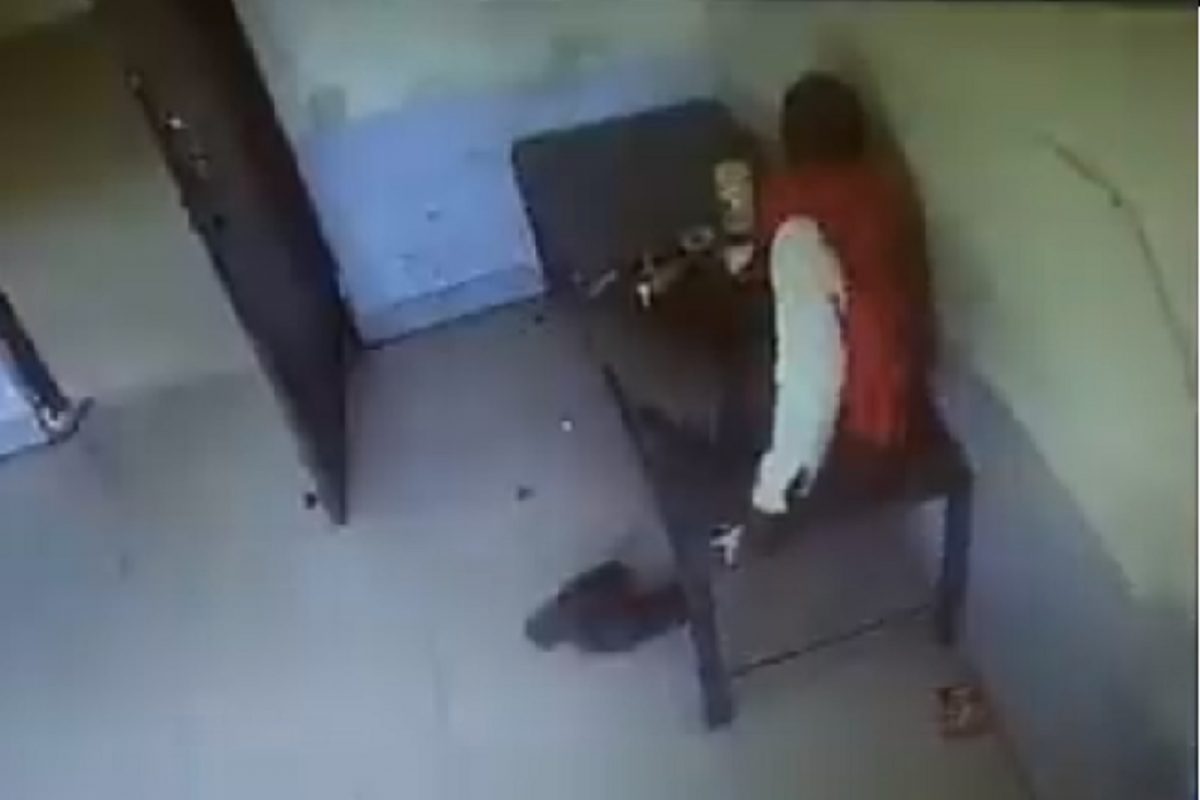 व्यक्तीचा जेवताना मृत्यू