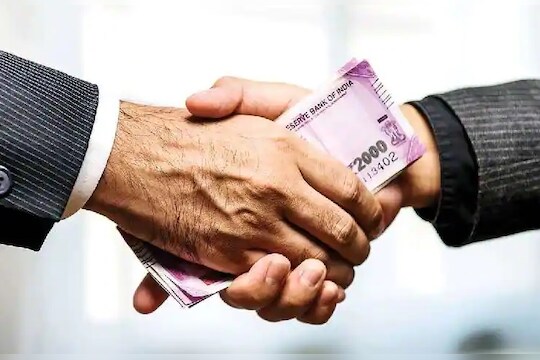2 मिनिटांचा मोह ठरू शकतो फास, Loan चा हप्ता न भरल्यास काय घडू शकतं पाहा