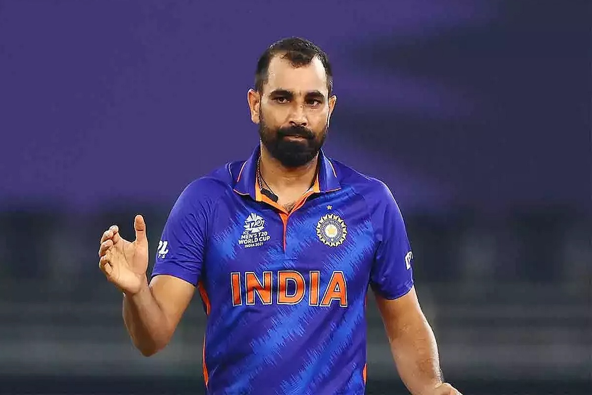 भारताचा अनुभवी गोलंदाज मोहम्मद शमी सध्या जबरदस्त फॉर्मात आहे. तो भारतीय संघातील एक महत्वाचा खेळाडू असून तो सध्या ऑस्ट्रेलिया कसोटी क्रिकेट मध्ये देखील उत्कृष्ट कामगिरी करीत आहे. परंतु शमीचे वैयक्तिक आयुष्य हे फार काही बरे चालले नाही. 
