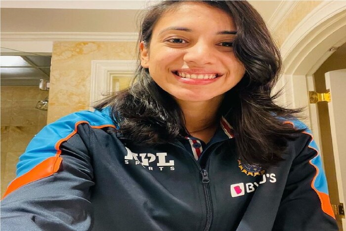 सेमी फायनल सामन्यानंतर स्मृतीचा एक व्हिडीओ सध्या व्हायरल होत आहे. ज्यात स्मृतीने तिच्या वैयक्तिक आयुष्याबाबत अनेक खुलासे केले आहेत.