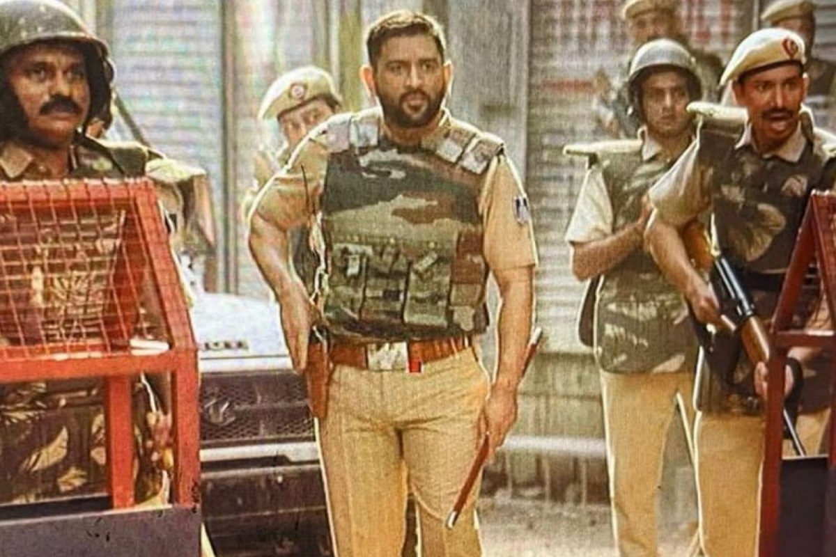 सिंघम आणि सिंबालाही टाकलं मागे! MS Dhoni चा पोलीस वेशातील Photo Viral