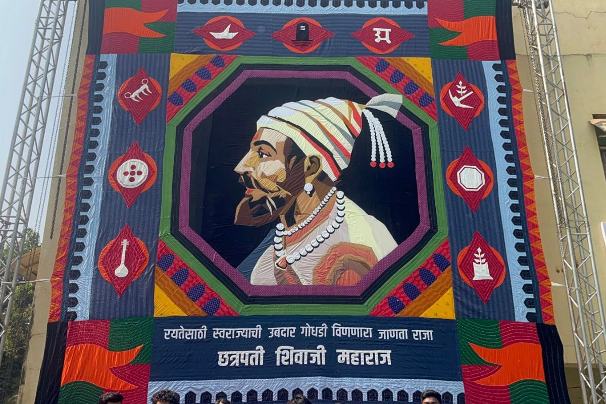 20 फूट गोधडीमध्ये साकारले शिवाजी महाराज, पाहताक्षणीच कराल मुजरा, Video