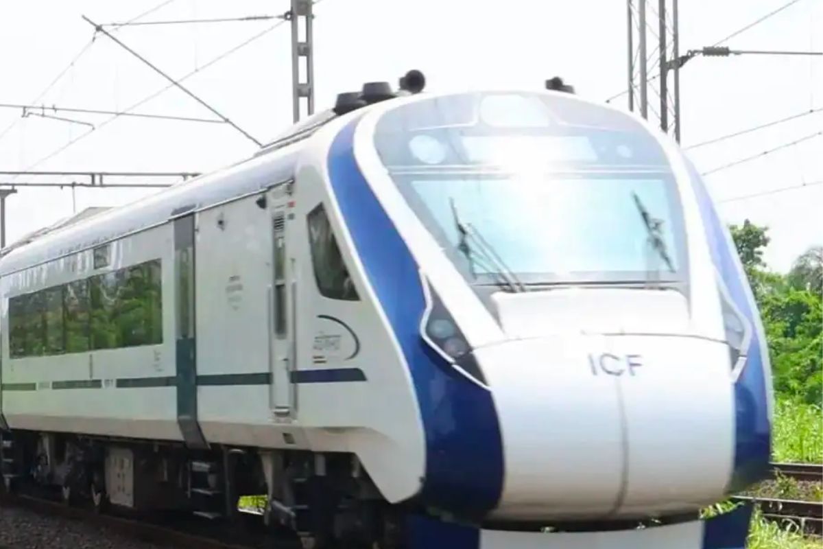 Vande Bharat Train : भारतात 10 'वंदे भारत' एक्सप्रेस, सर्वाधिक प्रतिसाद 'या' रेल्वेला