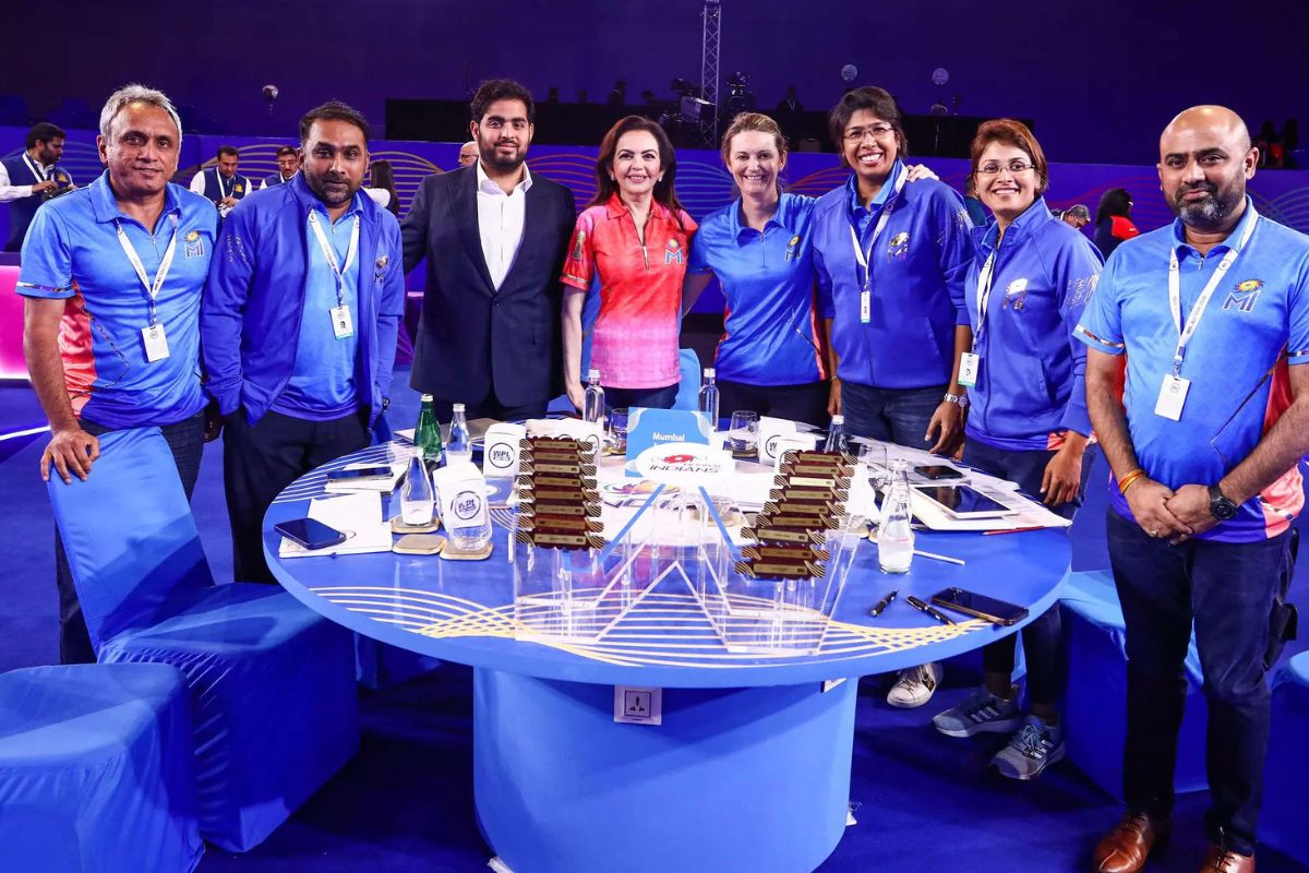 WIPL : हरमनप्रीत मुंबईच्या ताफ्यात, लिलावानंतर नीता अंबानी खूश, अशी असणार महिला पलटन!