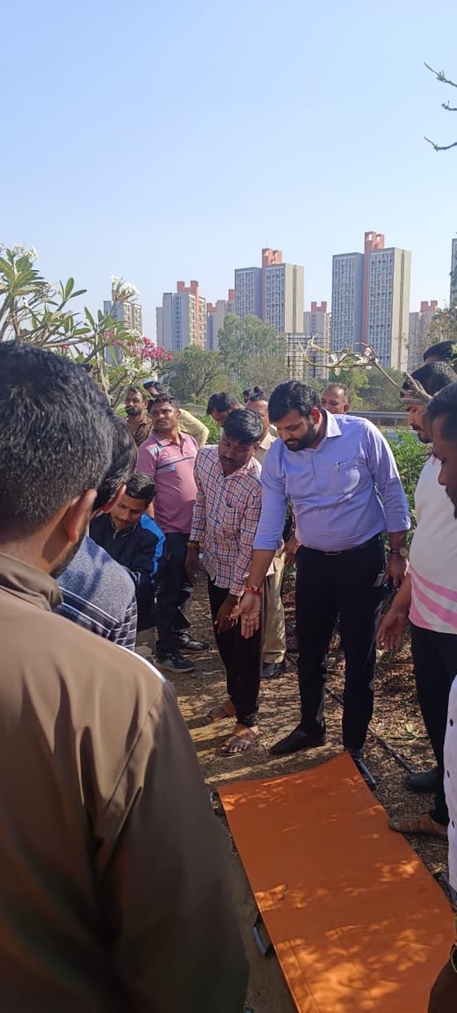 डॉ. राहुल गेठे हे मुख्यमंत्री एकनाथ शिंदे यांचे विशेष कार्यकारी अधिकारी (ओएसडी) आहेत. डॉ. राहुल गेठे हे मुख्यमंत्री शिंदे यांचे विश्वासू मानले जातात. मुख्यमंत्री कार्यालयातील महत्त्वाच्या जबाबदाऱ्या त्यांच्याकडे आहेत. शिवाय ते डॉक्टर आहेत. 