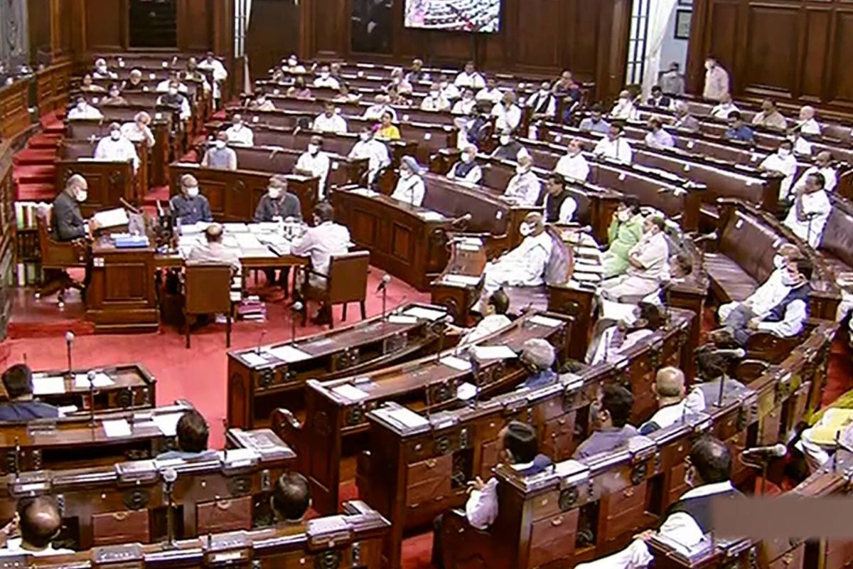 राज्यसभेच्या 12 खासदारांवर लवकरच कारवाई? महाराष्ट्रातल्या दोघांवर टांगती तलवार