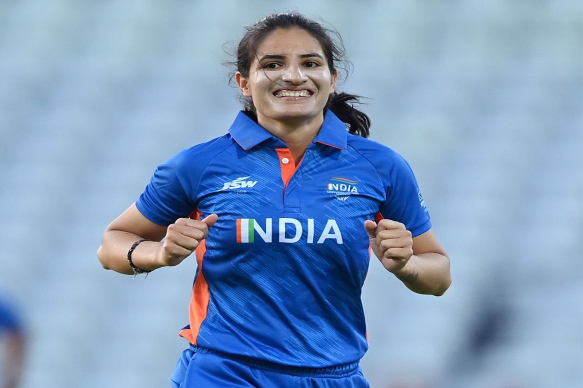 स्टार खेळाडू रेणुका सिंहला रॉयल चॅलेंजर्स बेंगलोरने केलं खरेदी