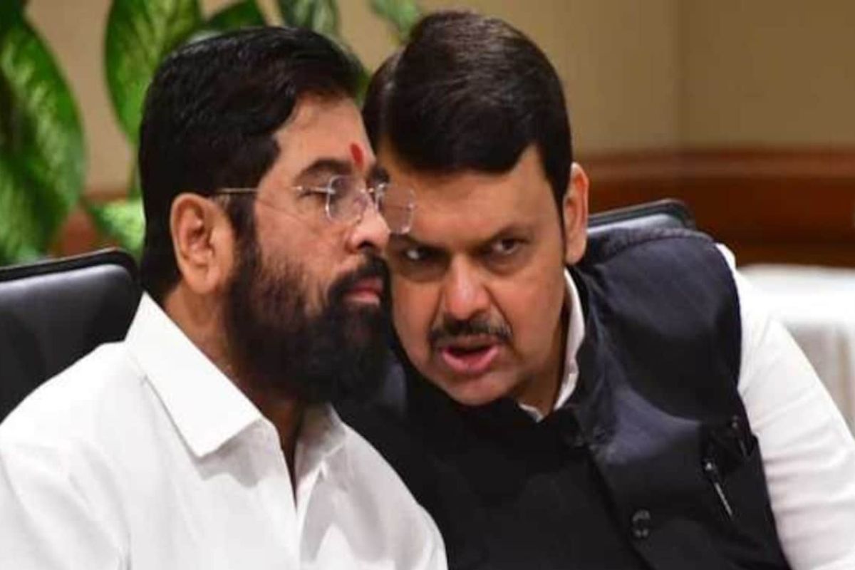 महाराष्ट्राच्या राजकारणात पुन्हा 'सर्जिकल स्ट्राईक', अधिवेशनाआधीच 15 आमदार फुटणार!