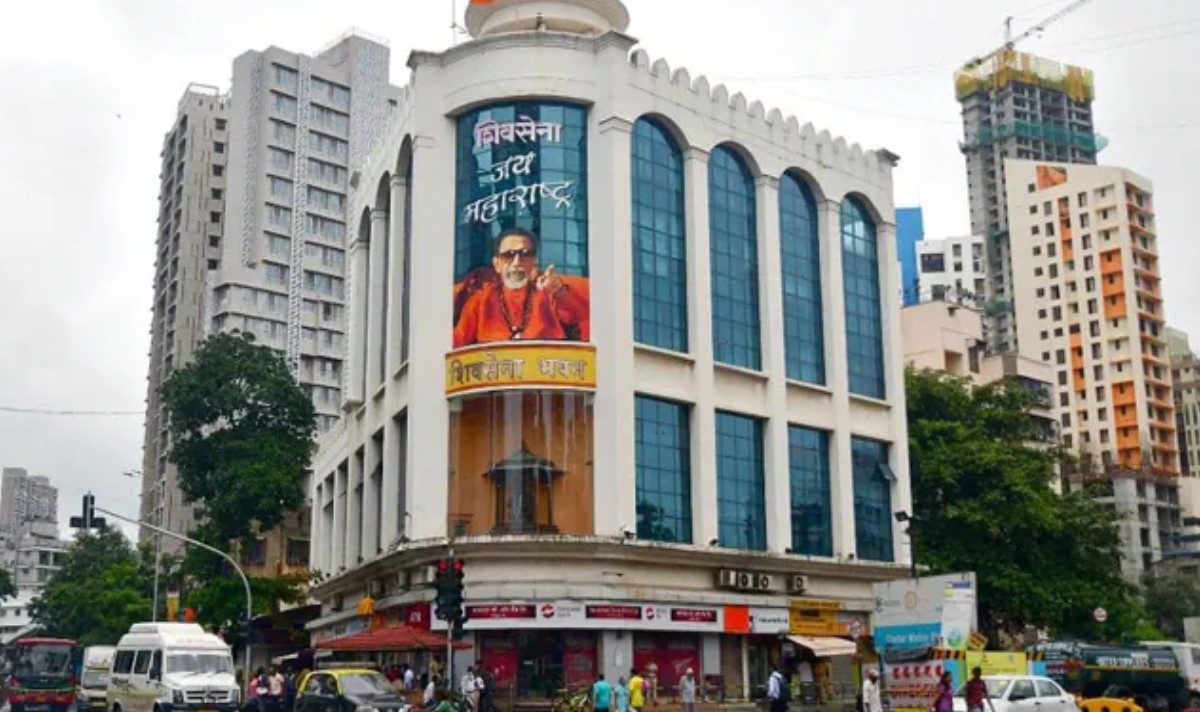 Shiv Sena Bhavan : आता शिवसेना भवन ही शिंदे गटाला मिळणार? कायदा काय सांगतो?