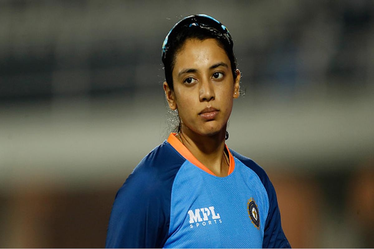 दुखापतीमुळे भारताची स्टार फलंदाज स्मृती मानधना पाकिस्तान विरुद्धच्या सामन्यातून बाहेर होण्याची शक्यता.