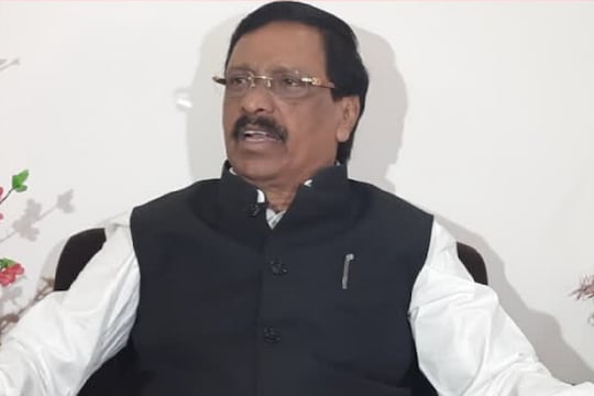 
'रिफायनरी प्रकल्प राबवताना तेथील लोकांना गोळ्या घालून आणि मुडदे पाडून जबरदस्तीने प्रकल्प करत असाल तर