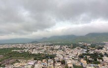 महाराष्ट्रात थंडीसह पावसाची शक्यता विचित्र हवामानाचा फटका बसण्याची शक्यता महाराष्ट्रात थंडीसह पावसाची शक्यता विचित्र हवामानाचा फटका बसण्याची शक्यता