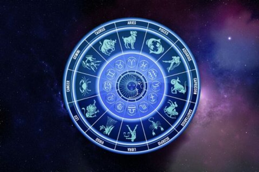 मीन (Pisces) : एखाद्या गोष्टीमध्ये पुढाकार घेण्याचा विचार करा. अधिक चांगले काम कराल. जबाबदार वर्तन राहील. करिअर, व्यवसाय सुधारण्यास शुभकाळ. परिश्रमपूर्वक काम करा. उत्पन्नाचा आणि खर्चाचा ताळमेळ राहील. कार्यक्षमता वाढेल. उद्योजकांचा प्रभाव पडेल. कामाच्या ठिकाणी अनुकूल वातावरण असेल. उपाय : कामाच्या ठिकाणी श्री कुबेराची उपासना करा.