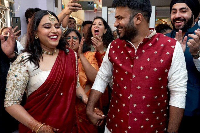 अभिनेत्री स्वरा भास्करने अलीकडेच राजकीय कार्यकर्ते फहाद अहमदसोबत लग्नाची घोषणा केल्यानंतर सर्वांनाच आश्चर्याचा धक्का बसला. 