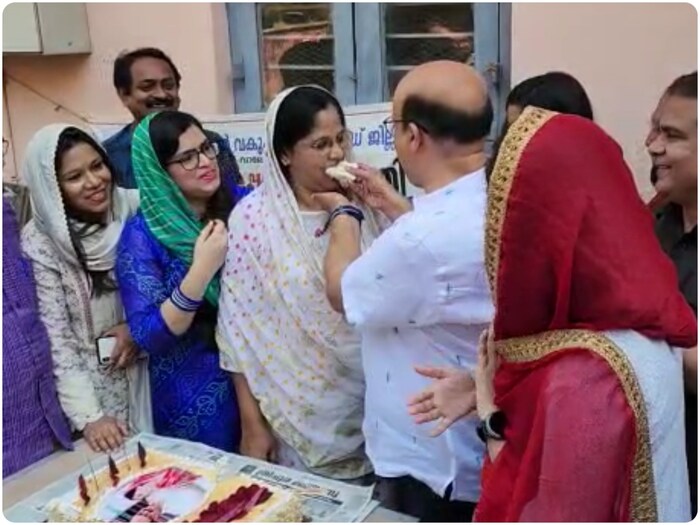 या जोडप्याने, त्यांची कमाई केवळ त्यांच्या मुलींकडेच जावी यासाठी विशेष विवाह कायद्यांतर्गत पुनर्विवाह केला. ज्यामध्ये असे नमूद केले आहे की या अंतर्गत विवाह केलेल्या कोणाच्याही मालमत्तेचा वारस भारतीय उत्तराधिकार कायद्याद्वारे नियंत्रित केला जाईल.