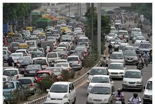 बँकांना सुट्टी ते ट्राफिकमध्ये बदल; महाराष्ट्र दिनी बाहेर पडण्याआधी हे वाचाच