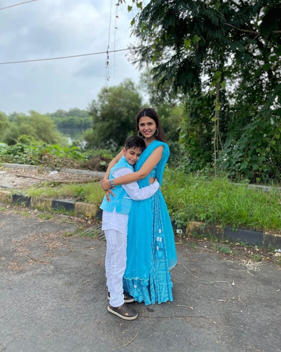 अभिनेत्रीने असंही सांगितलं कि, शालिन माझ्या लग्नामुळे खूप खुश आहे. आमच्यातील नाती आता ठीक आहेत. त्यानेसुद्धा आयुष्यात पुढे जाऊन आनंदी राहिलं पाहिजे. 