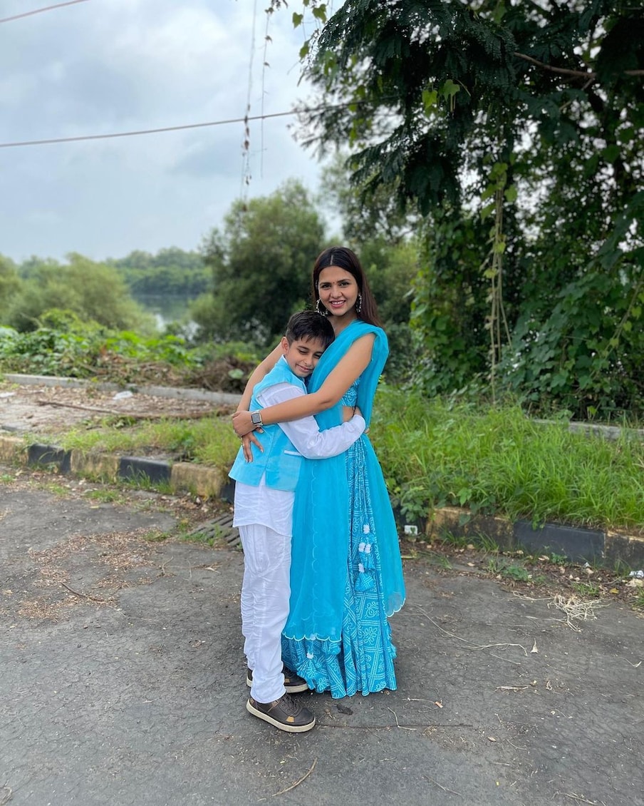 अभिनेत्रीने असंही सांगितलं कि, शालिन माझ्या लग्नामुळे खूप खुश आहे. आमच्यातील नाती आता ठीक आहेत. त्यानेसुद्धा आयुष्यात पुढे जाऊन आनंदी राहिलं पाहिजे. 