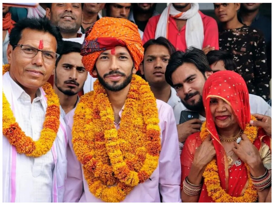 पूर्णवेळ नोकरीमुळे शेखर यूपीएससी कोचिंगमध्ये सहभागी होऊ शकले नाही. त्यांची तयारी ते ऑनलाइन स्टडी मटेरियल, यूट्यूब व्हिडीओ आदींच्या माध्यमातून करत असत. त्यांनी चर्चेसाठी 20-25 जणांचा गट तयार केला होता. मुख्य परीक्षेपूर्वी सर्वजण सुट्टी घेऊन एका ठिकाणी जमायचे. ते मेन्ससाठी ऑनलाईन चाचणी मालिकेत सामील झाले होते आणि त्यांच्या नोट्स Evernote वर जतन करत असत.