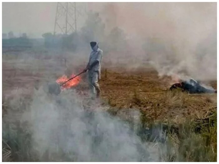 ग्रामीण भागात शेणखत, लाकूड आणि पालापाचोळा मिसळून बनवलेल्या शेणाच्या गौऱ्या जाळल्यामुळे खूप प्रदूषण पसरते. स्टोव्ह किंवा स्टोव्ह पेटवल्यावर जे सूक्ष्म कण बाहेर पडतात ते हवेत बराच वेळ राहतात आणि प्रदूषण पसरवतात. ज्या घरांमध्ये स्टोव्ह पेटवण्यासाठी रॉकेलचा वापर हिवाळ्यात मोठ्या प्रमाणात केला जातो, तेही प्रदूषण वाढण्यास तितकेच जबाबदार आहेत. शहरी भागात रस्त्यावर धावणाऱ्या कार, बस, स्कूटर, दुचाकी आणि उद्योगधंदे प्रदूषण पसरवतात.
