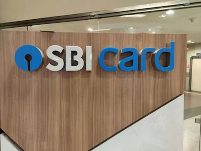 अनेक SBI खातेधारकांच्या खात्यातून 147 ते 295 रुपये कापले गेले आहेत. याचं कारण म्हणजे स्टेट बँक ऑफ इंडिया युवा, गोल्ड, कॉम्बो किंवा माय कार्ड (इमेज) डेबिट/एटीएम कार्ड असलेल्या ग्राहकांकडून वेगवेगळे शुल्क आकारते.