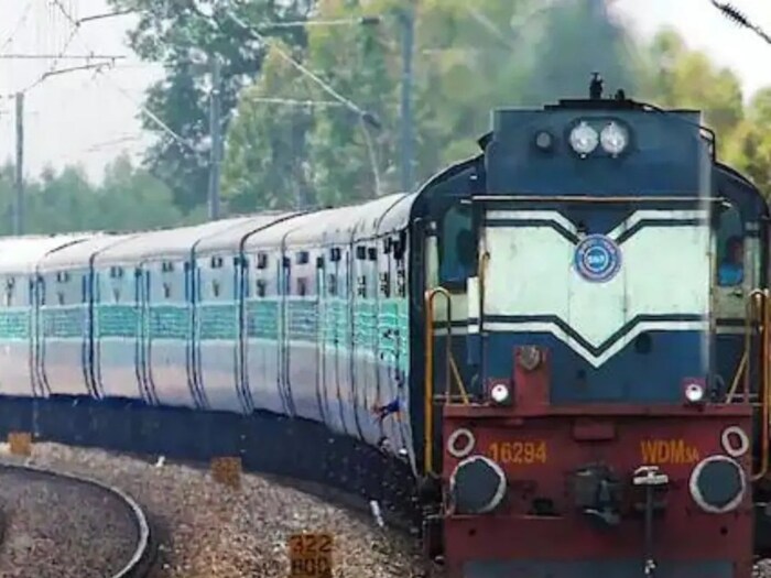  धावत्या ट्रेनचे काही कोच जर मागे सुटले तर ते कसे समजतात असा एक प्रश्न समोर आला. याला ट्रेन पार्टिंग असंही म्हटलं जातं. ड्रायव्हरला याची याची माहिती कधी आणि कशी मिळते याबाबत समजून घेऊया.
