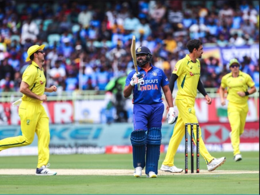 भारताचा क्रिकेटपटू हिटॅमॅन रोहित शर्मा आय़सीसी वनडे क्रिकेट वर्ल्ड कपच्या पार्श्वभूमीवर वर्क लोड मॅनेजमेंटवर लक्ष देत आहे. यंदाच्या आय़पीएलमध्ये मुंबई इंडियन्सकडून तो ठराविक सामन्यातच खेळण्याची शक्यता व्यक्त केली जात आहे. इंडियन एक्सप्रेसने दिलेल्या वृत्तानुसार संघ व्यवस्थापनाने हा निर्णय रोहित सोबत बोलल्यानंतर घेतल्याचं म्हटलंय.