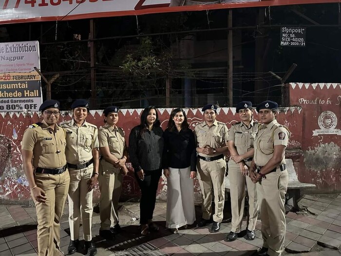 स्त्री-पुरुष विषमतेची दरी दूर व्हावी आणि समाजात स्त्रियांनादेखील पुरुषांप्रमाणे भयमुक्त जीवन जगता यावे यासाठी काही महिला संघटना कार्यरत आहेत.