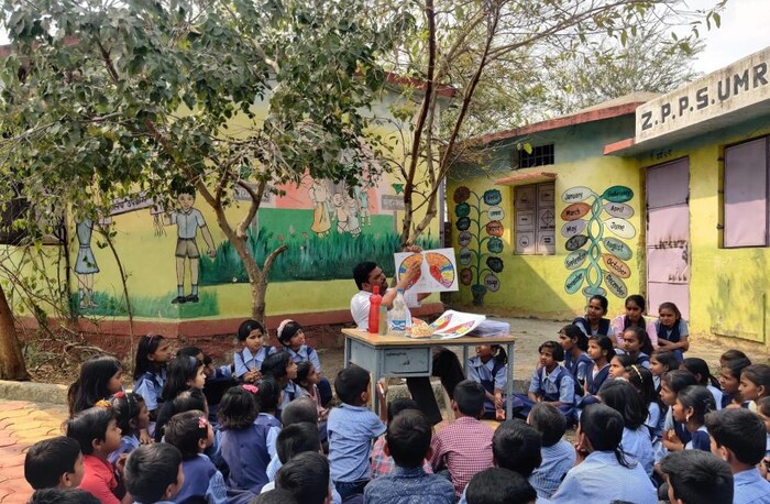 जिल्ह्यातील उमरद खालसा येथील जिल्हा परिषद शाळेतही सातत्याने अभिनव उपक्रम राबविले जातात. 