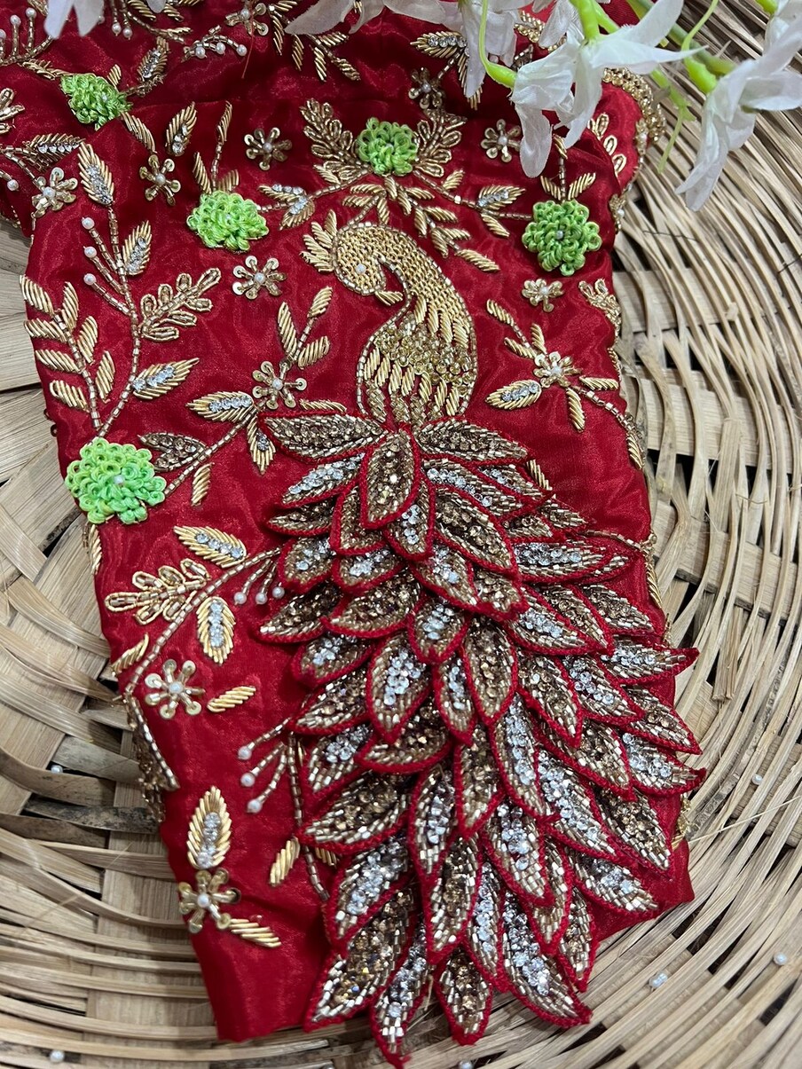 कोरोना काळातील संकटावर मात करण्यासाठी तिनं सर्व प्रॉडक्टची ऑनलाईन विक्री सुरू केली.